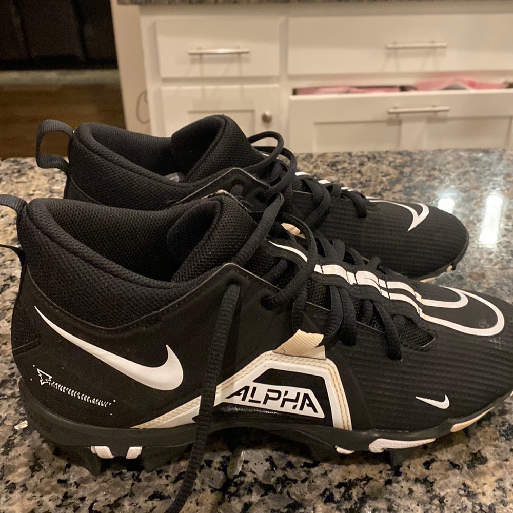 Football cleats wore 1 day Nike Fastflex men’s 7.5 great condition!